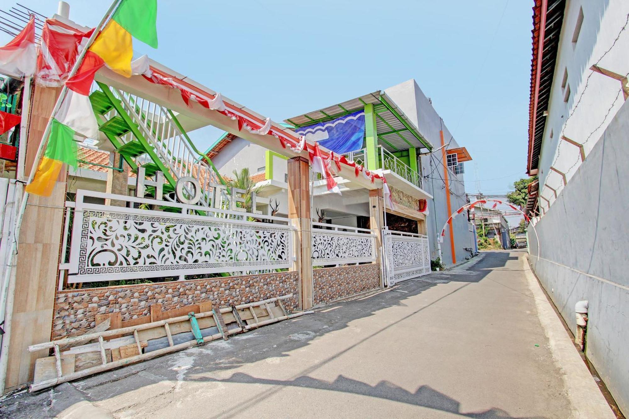 Capital O 92929 Hotel New Tirta Kencana Syariah Tegal  Exteriör bild