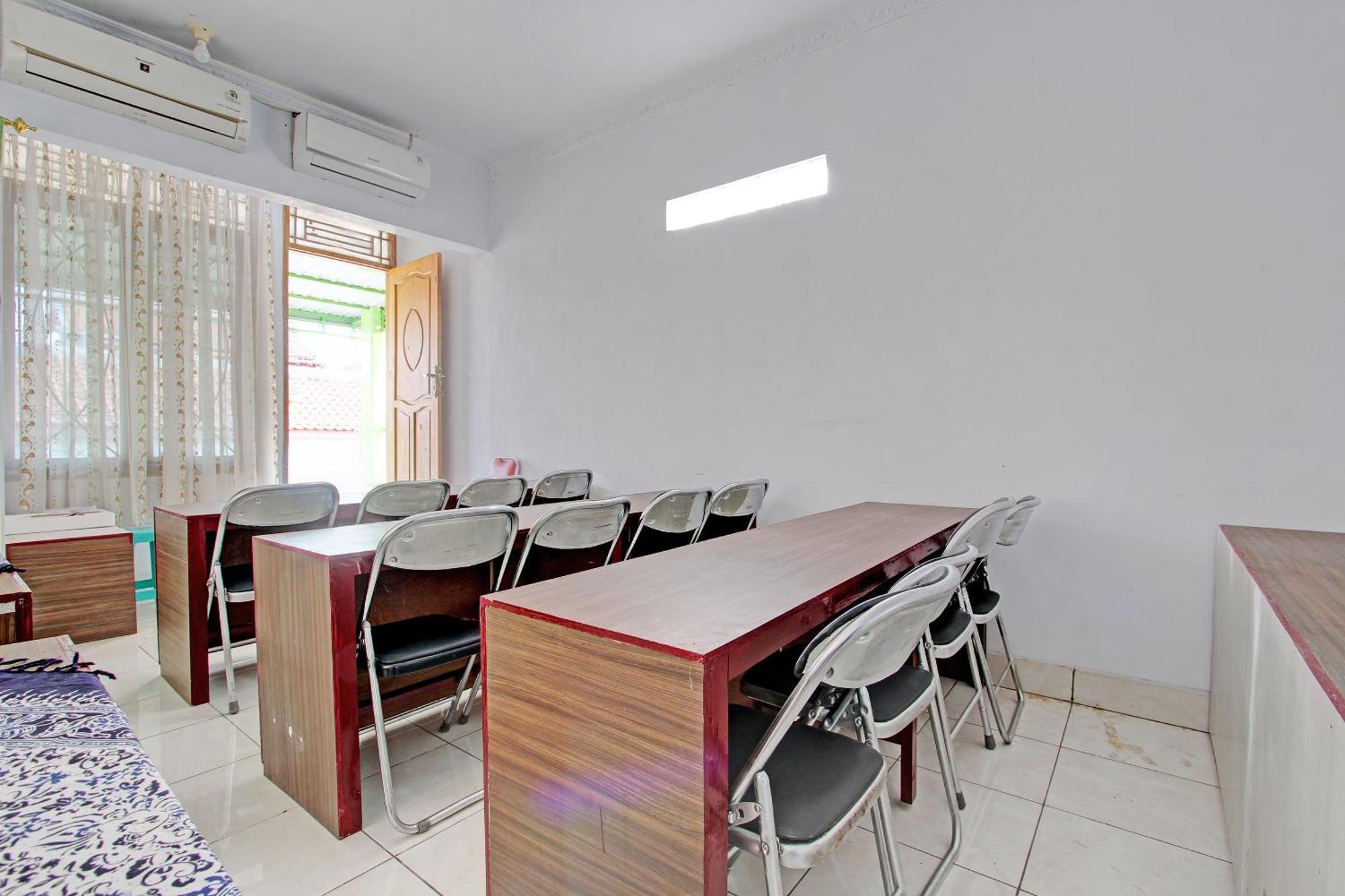 Capital O 92929 Hotel New Tirta Kencana Syariah Tegal  Exteriör bild